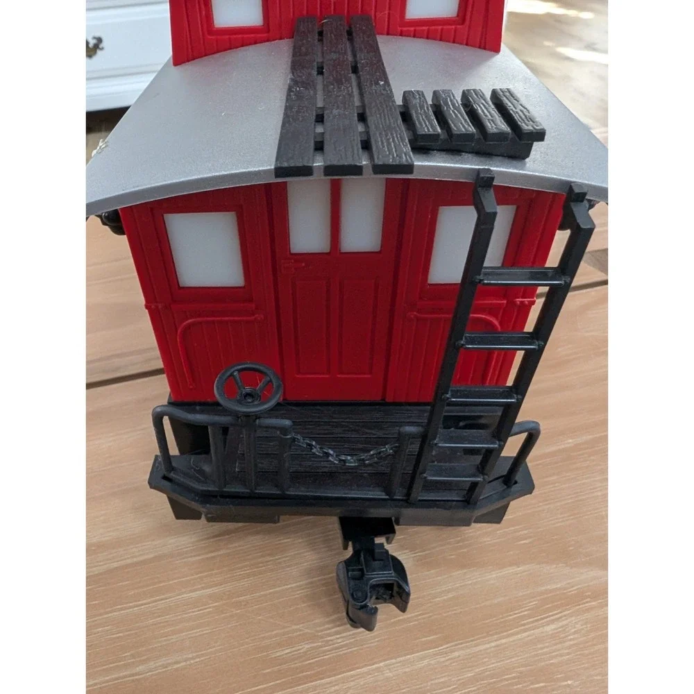 LIONEL 7716 NORTH POLE R.R. CABOOSE